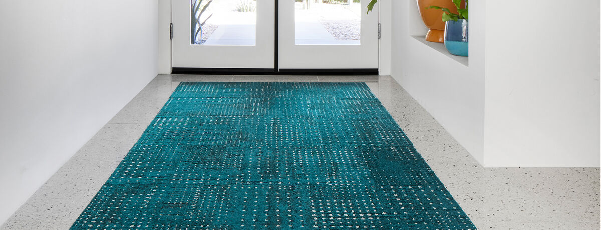 PRINT FLOOR - Un tapis moto (200x85cm) aux couleurs Gulf