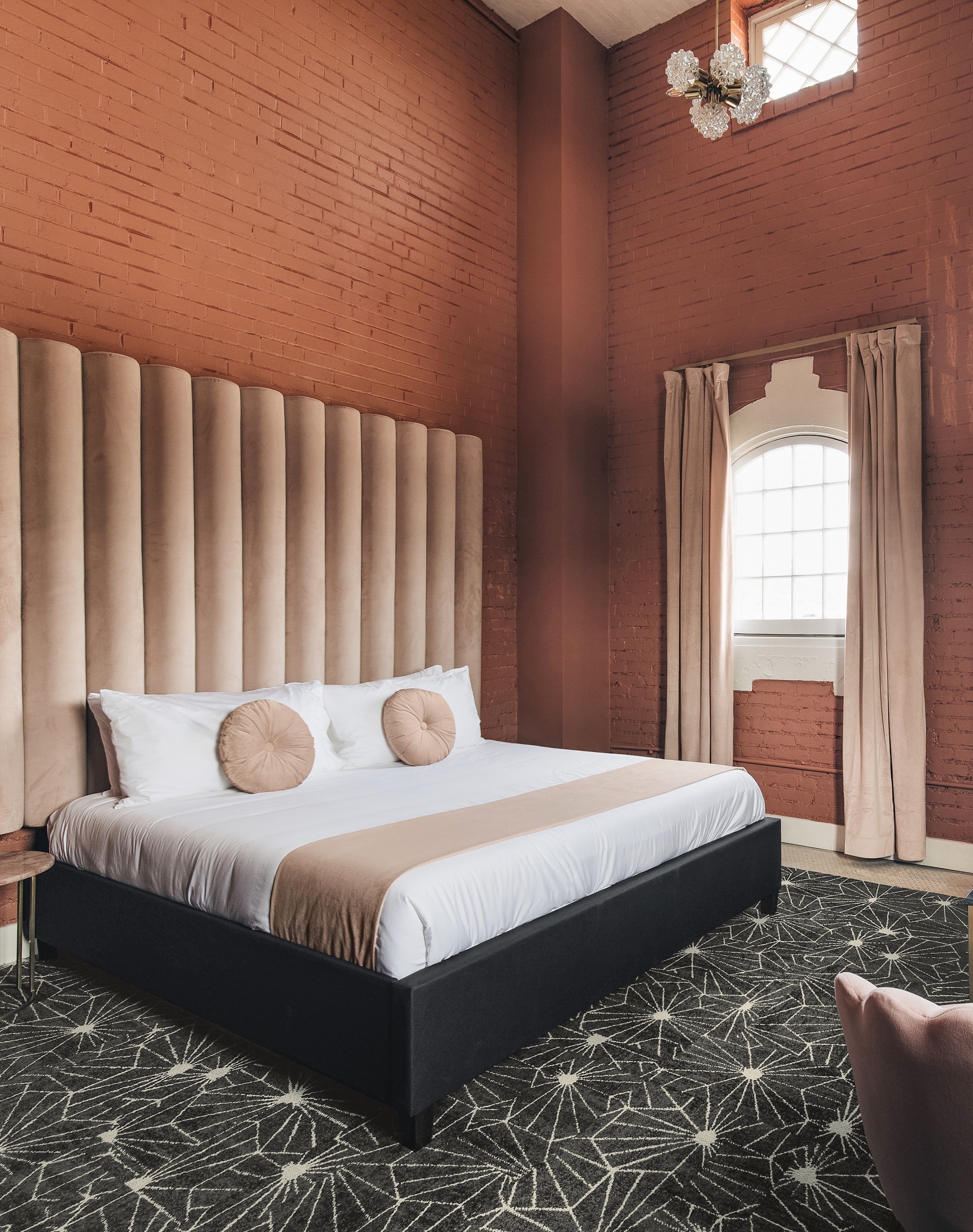 FLOR hospitality image, bedroom showing Skyfall in Flint